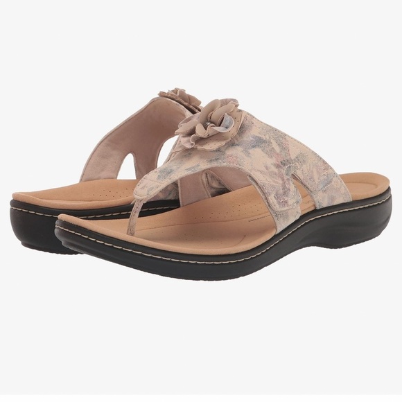 Clark’s Sand Beige Muted Floral Laurieann Gemma Thong Sandal Adjustable - Picture 1 of 10